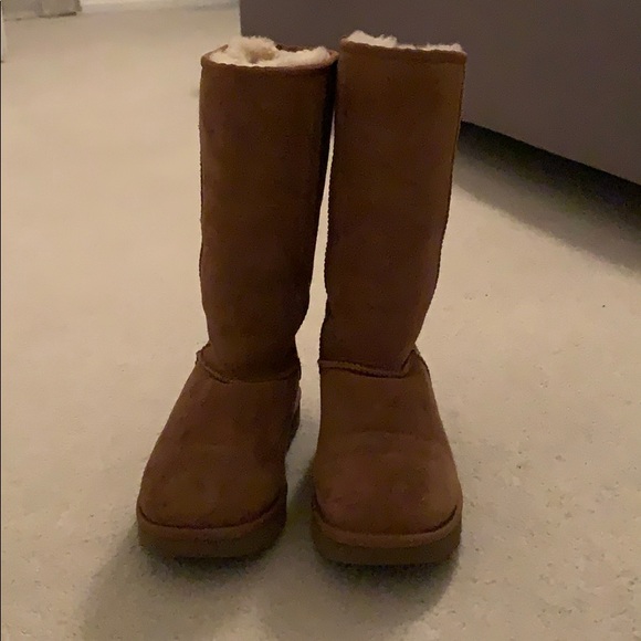 Women’s Classic Tall Uggs Size 8 Chestnut - Picture 2 of 5